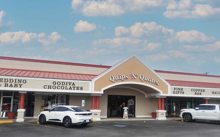 Pictures of Retail property located at 607 N 77 Sunshine Strip, Harlingen, TX 78550 for lease - image #1