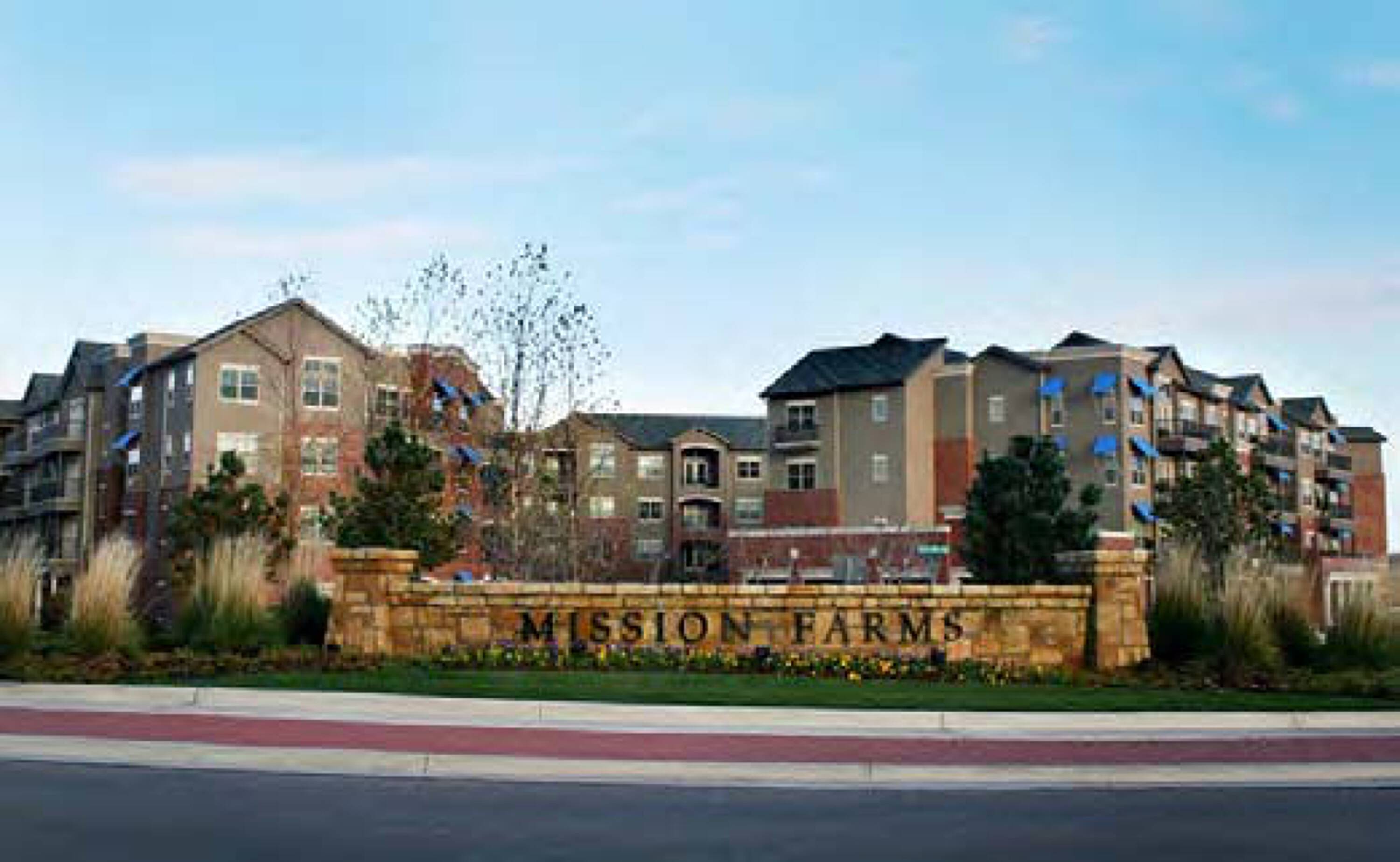 10683 Mission Rd, Leawood, KS 66206