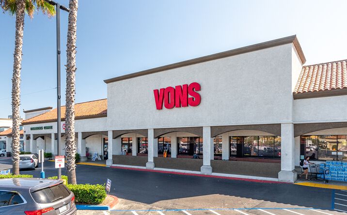 Pictures of Retail property located at 3645 Midway Drive, San Diego, CA 92110 for lease - image #1