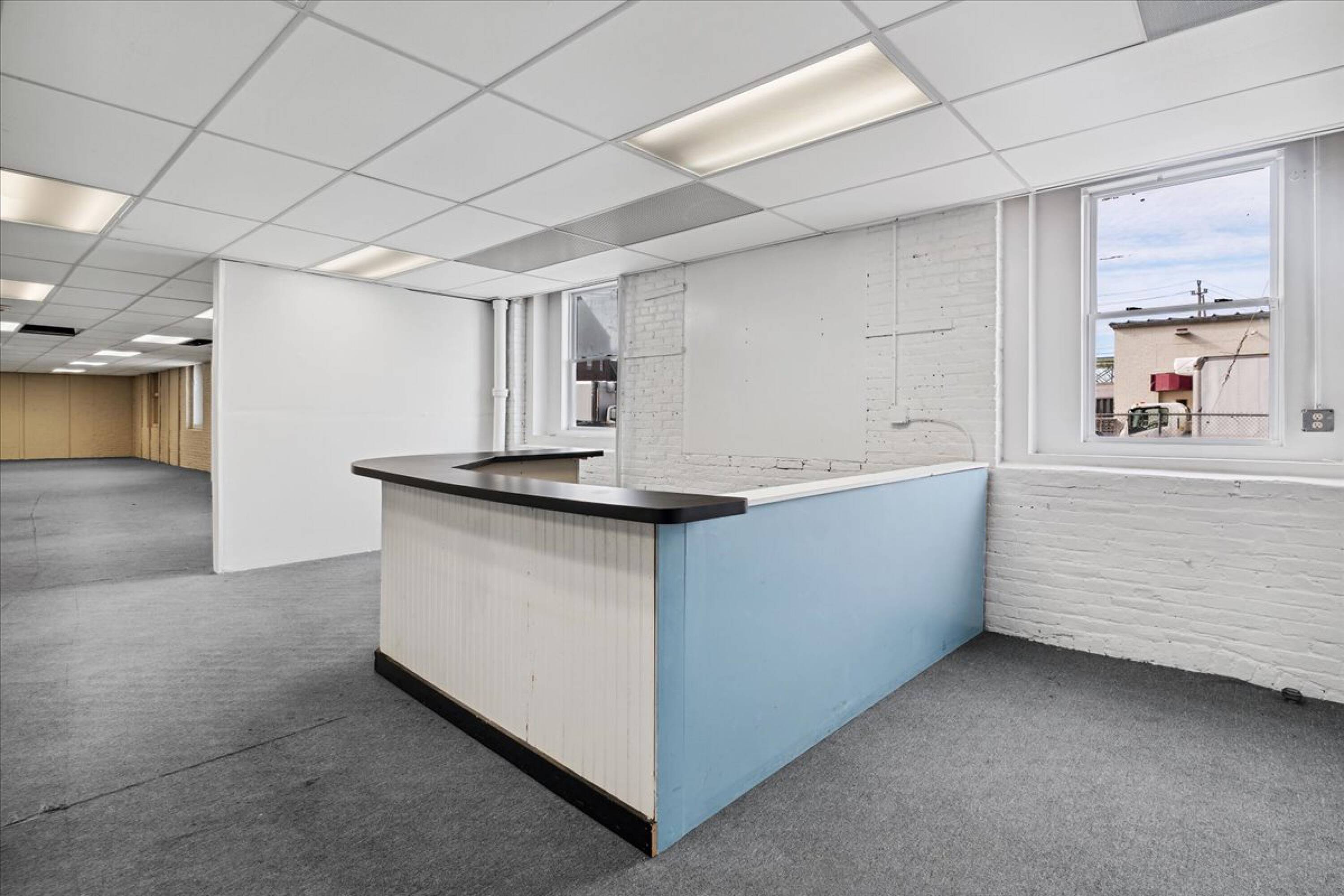 49 Blanchard St, Lawrence, MA 01843