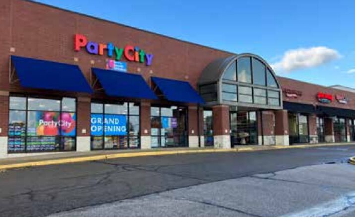 Pictures of Retail property located at 3737 W Market St, Fairlawn, OH 44333 for lease - image #1
