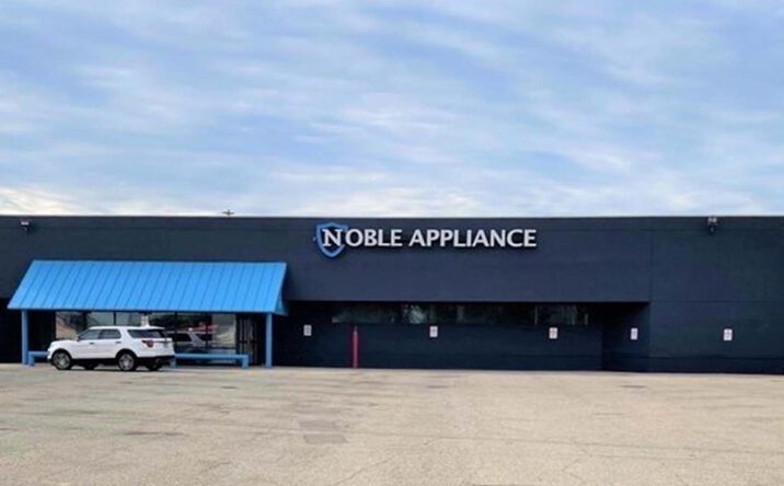 Pictures of Retail property located at 830 28th St SW, Wyoming, MI 49509 for lease - image #1