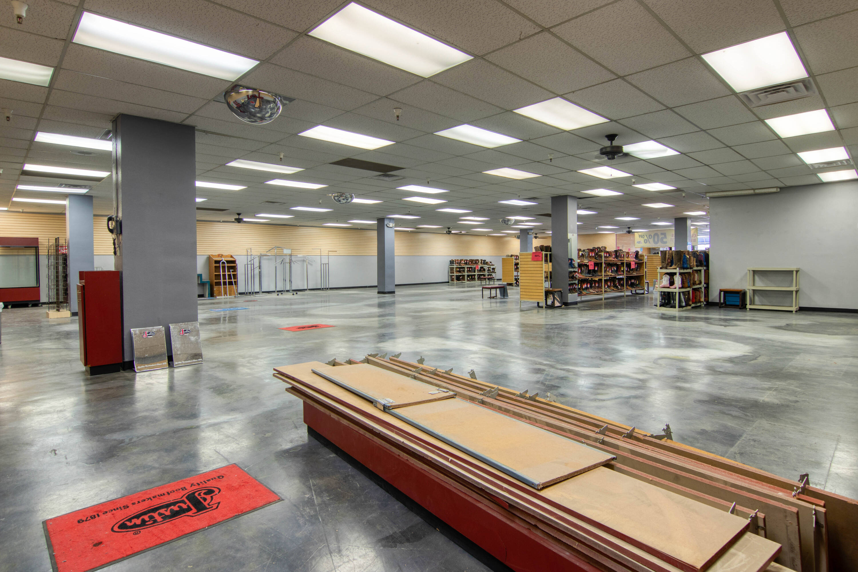 7100 Gtwy Blvd E, El Paso, TX 79915