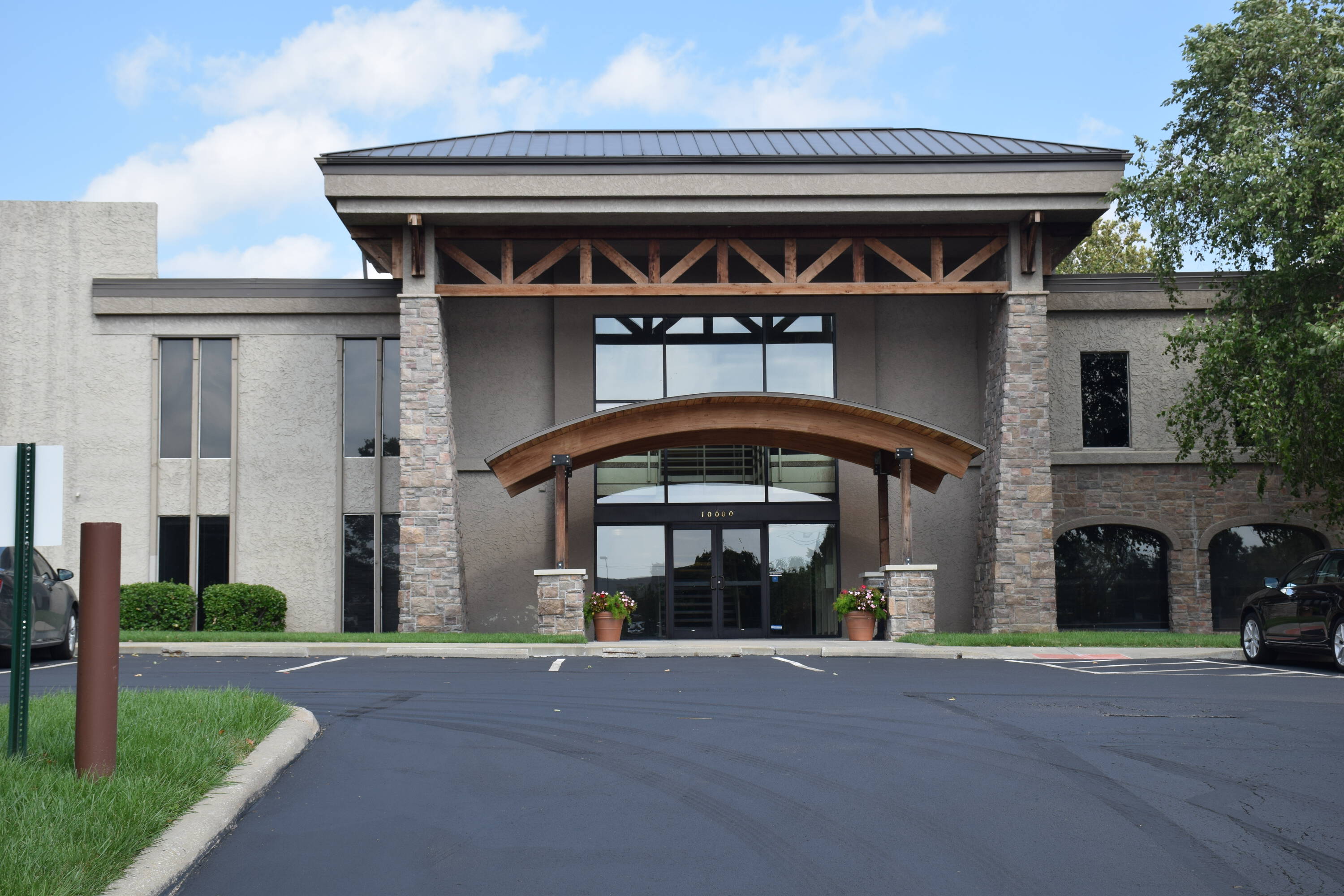 10000 W 75th St, Merriam, KS 66203