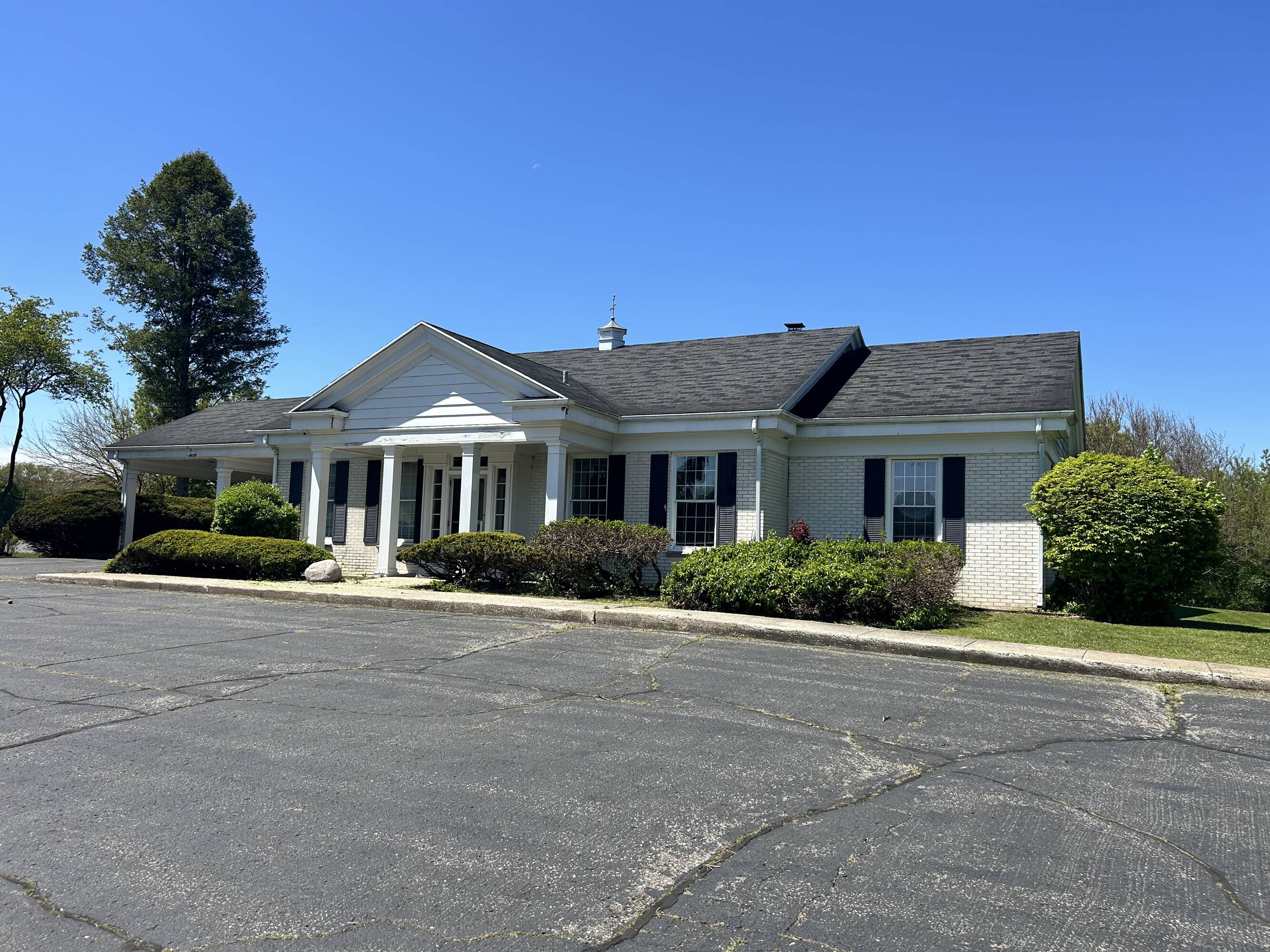 8275 N 32Nd St, Richland, MI 49083