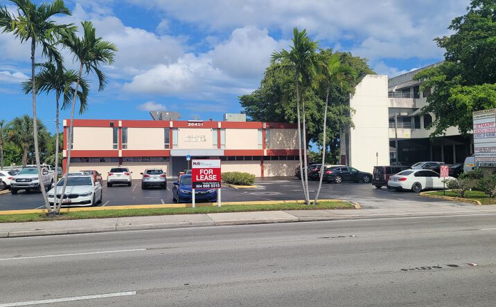 Pictures of Office property located at 20451 NW 2nd Ave, Miami Gardens, FL 33169 for lease - image #1