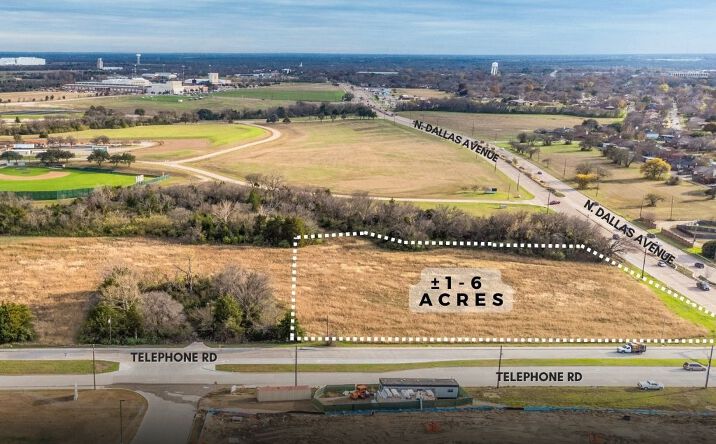 Pictures of Retail property located at 3164 Telephone Rd, Lancaster, TX 75241 for lease - image #1