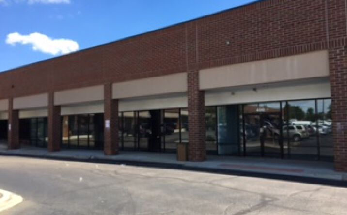 Pictures of Retail property located at 398-402 W Army Trail Road, Bloomingdale, IL 60108 for lease - image #1