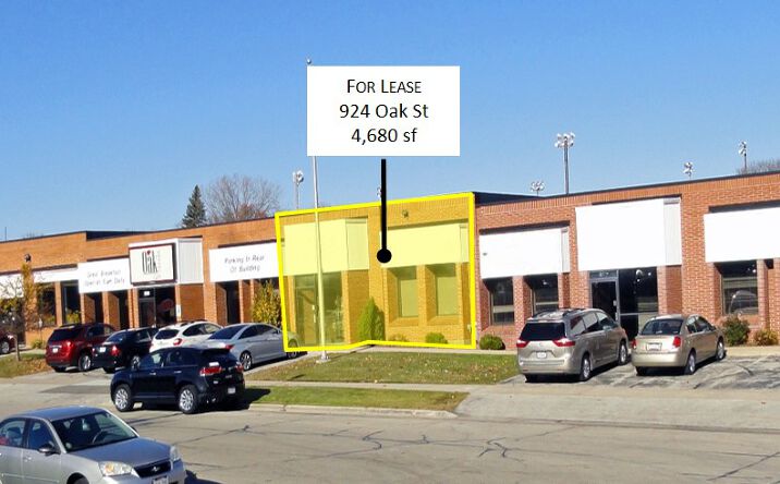 Pictures of Office, Retail property located at 930 Oak St, De Pere, WI 54115 for lease - image #1