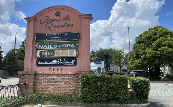 Pictures of Retail property located at 7865 Jefferson Hwy, Baton Rouge, LA 70809 for lease - image #1