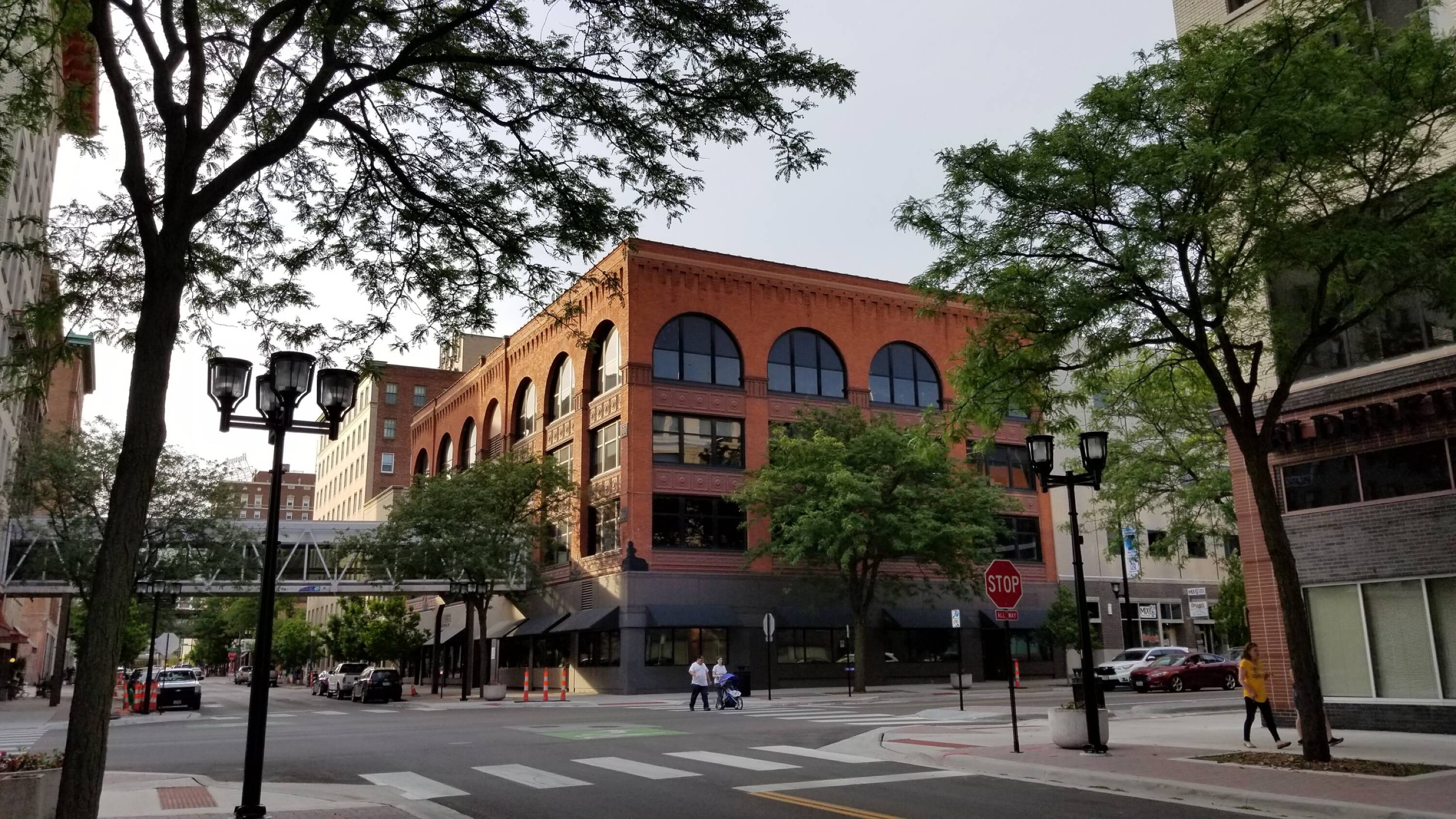 230-2nd-st-se-cedar-rapids-ia-52401-crexi