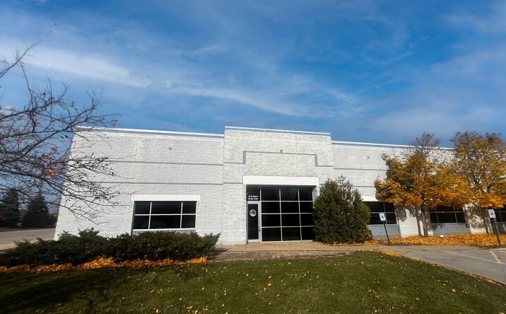 Pictures of Industrial property located at 400 Bell Ct, Oak Creek, WI 53154 for lease - image #1