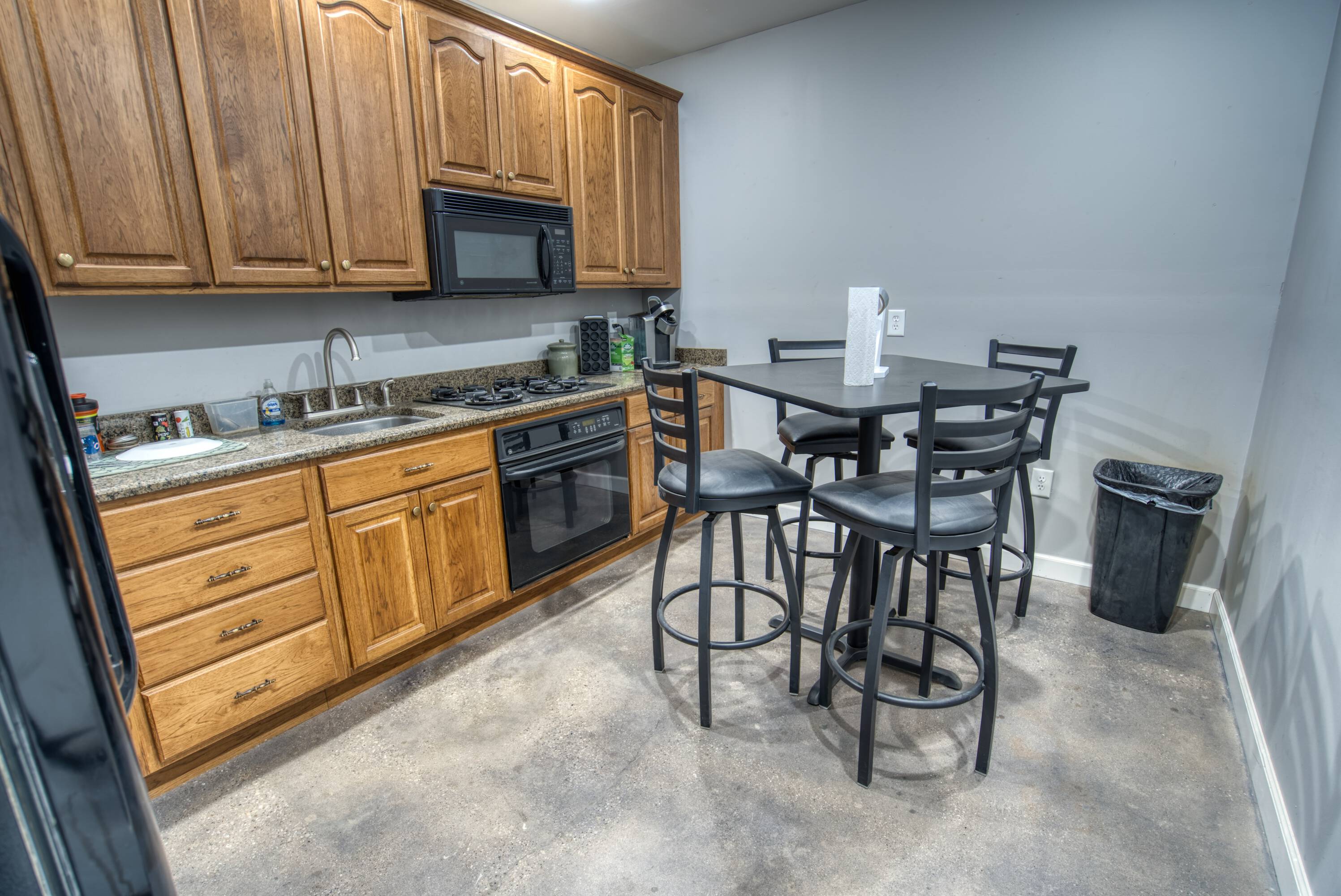 2200 W Altorfer Dr, Peoria, IL 61615