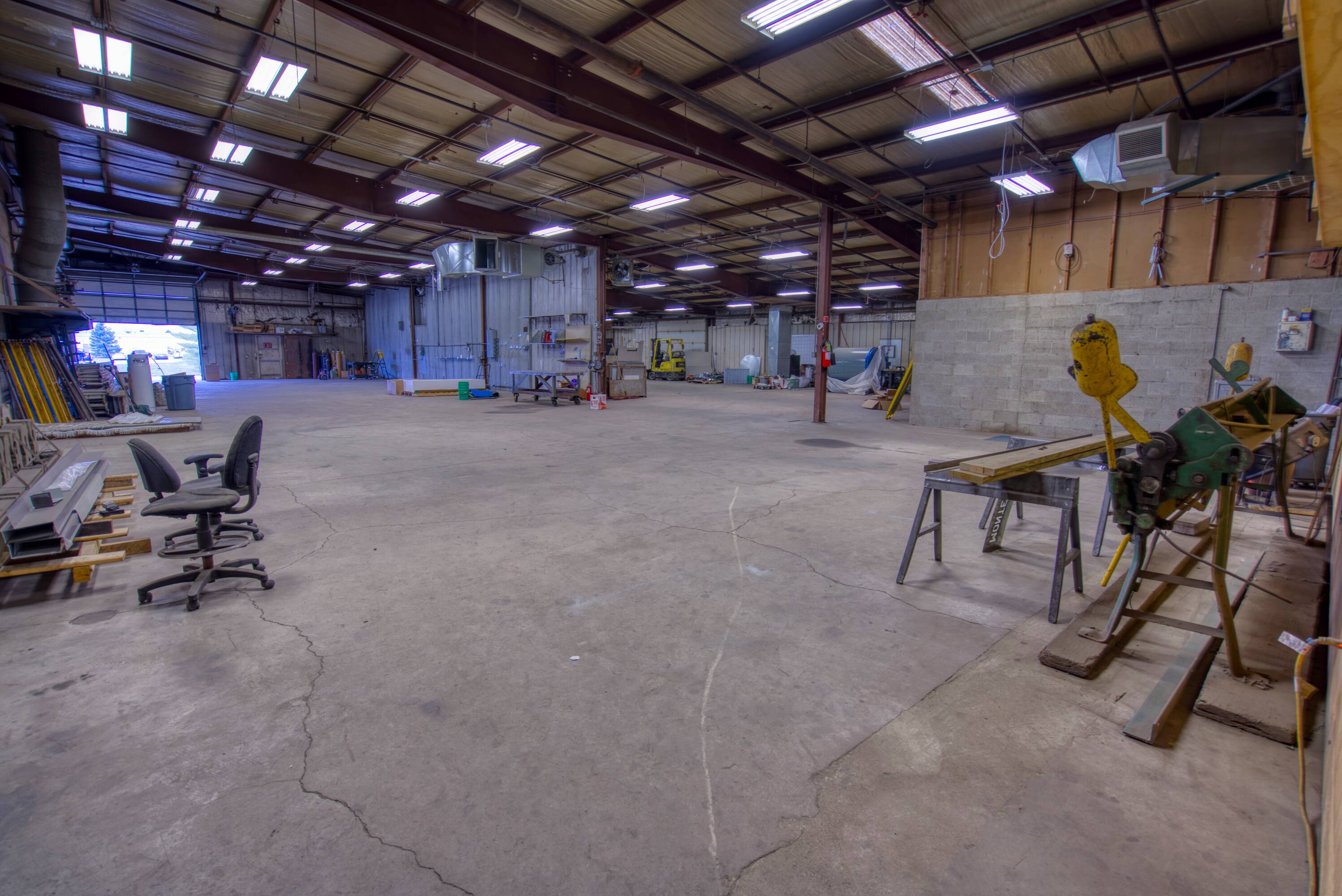 2200 W Altorfer Dr, Peoria, IL 61615