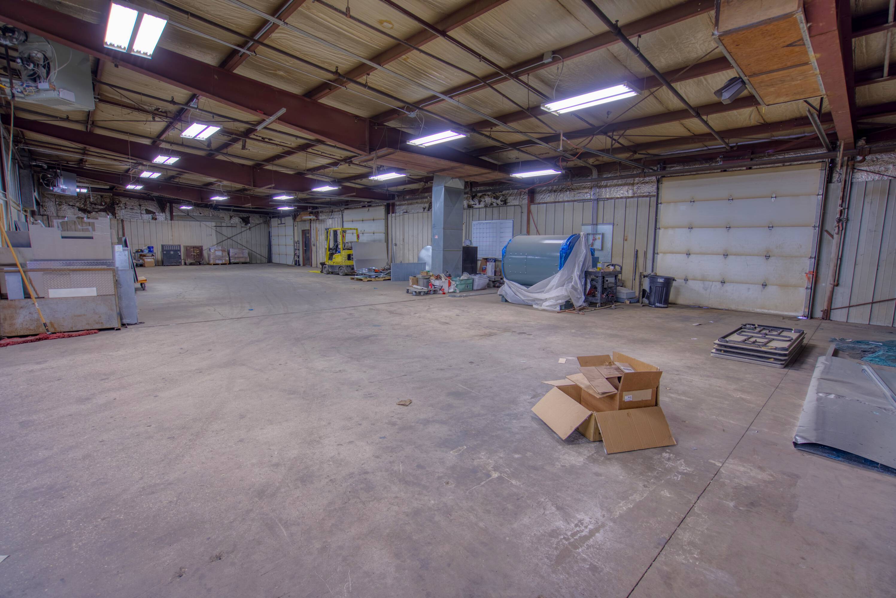 2200 W Altorfer Dr, Peoria, IL 61615