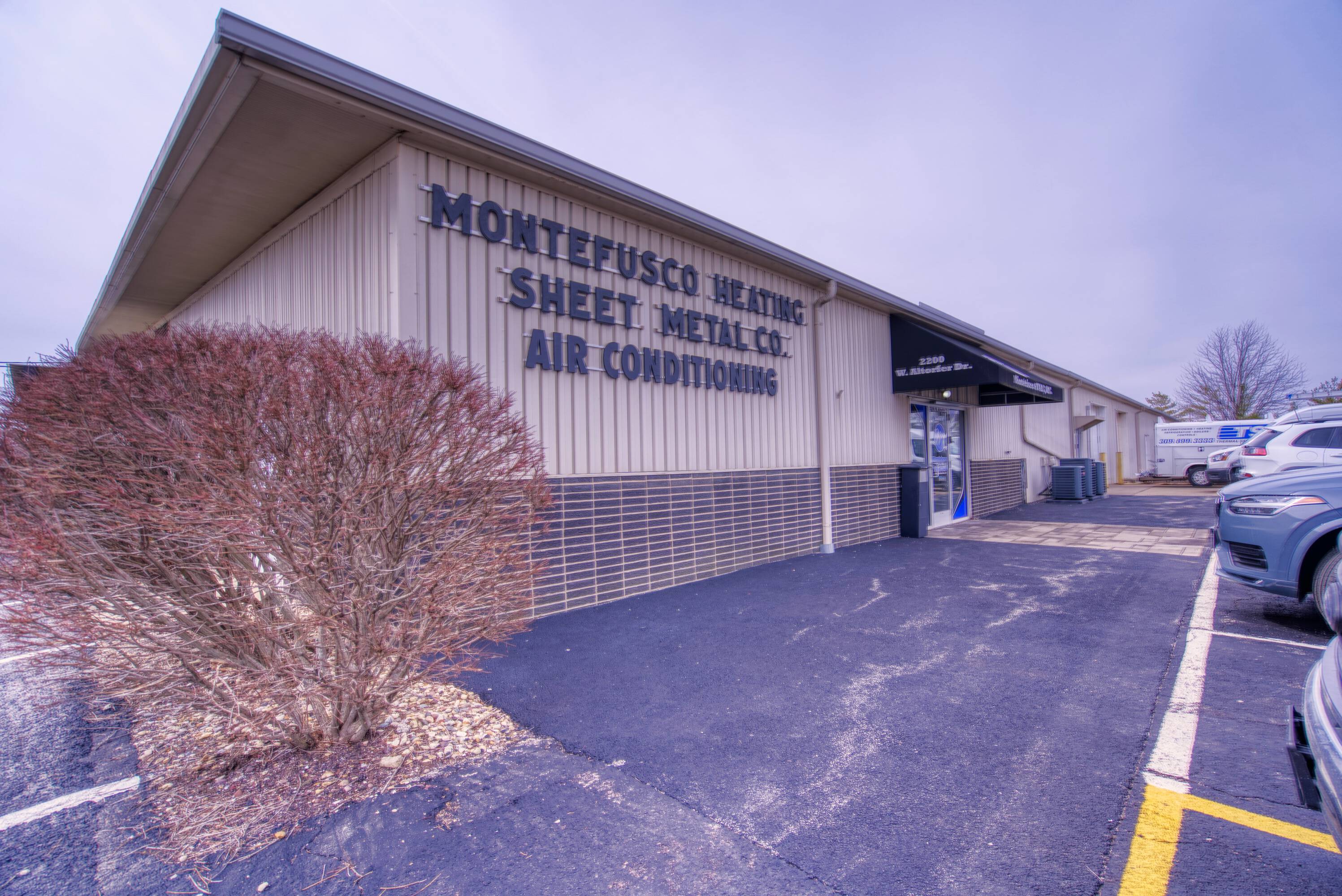 2200 W Altorfer Dr, Peoria, IL 61615