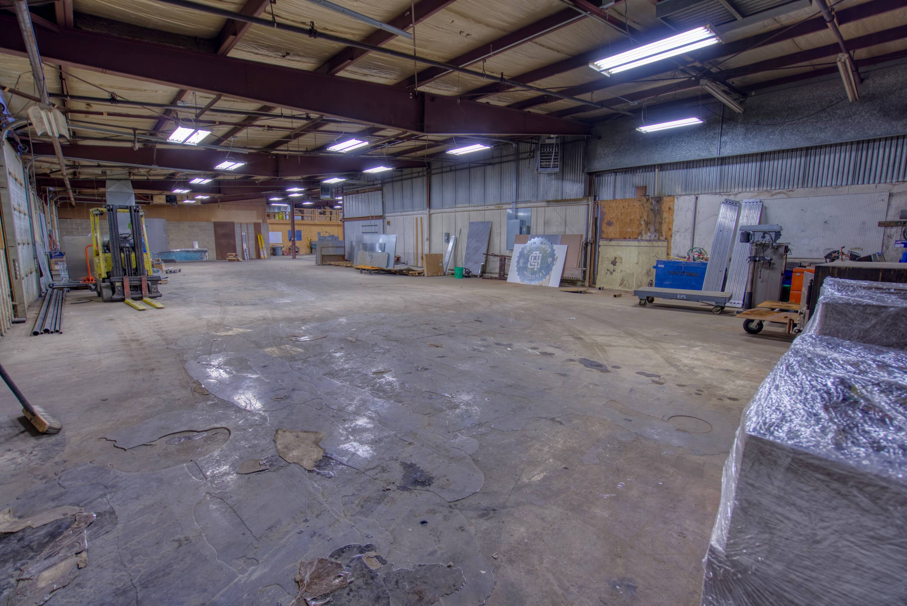 2200 W Altorfer Dr, Peoria, IL 61615