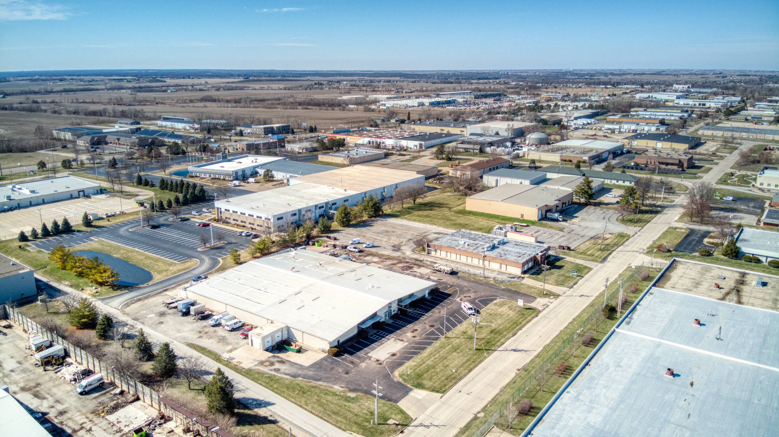 2200 W Altorfer Dr, Peoria, IL 61615