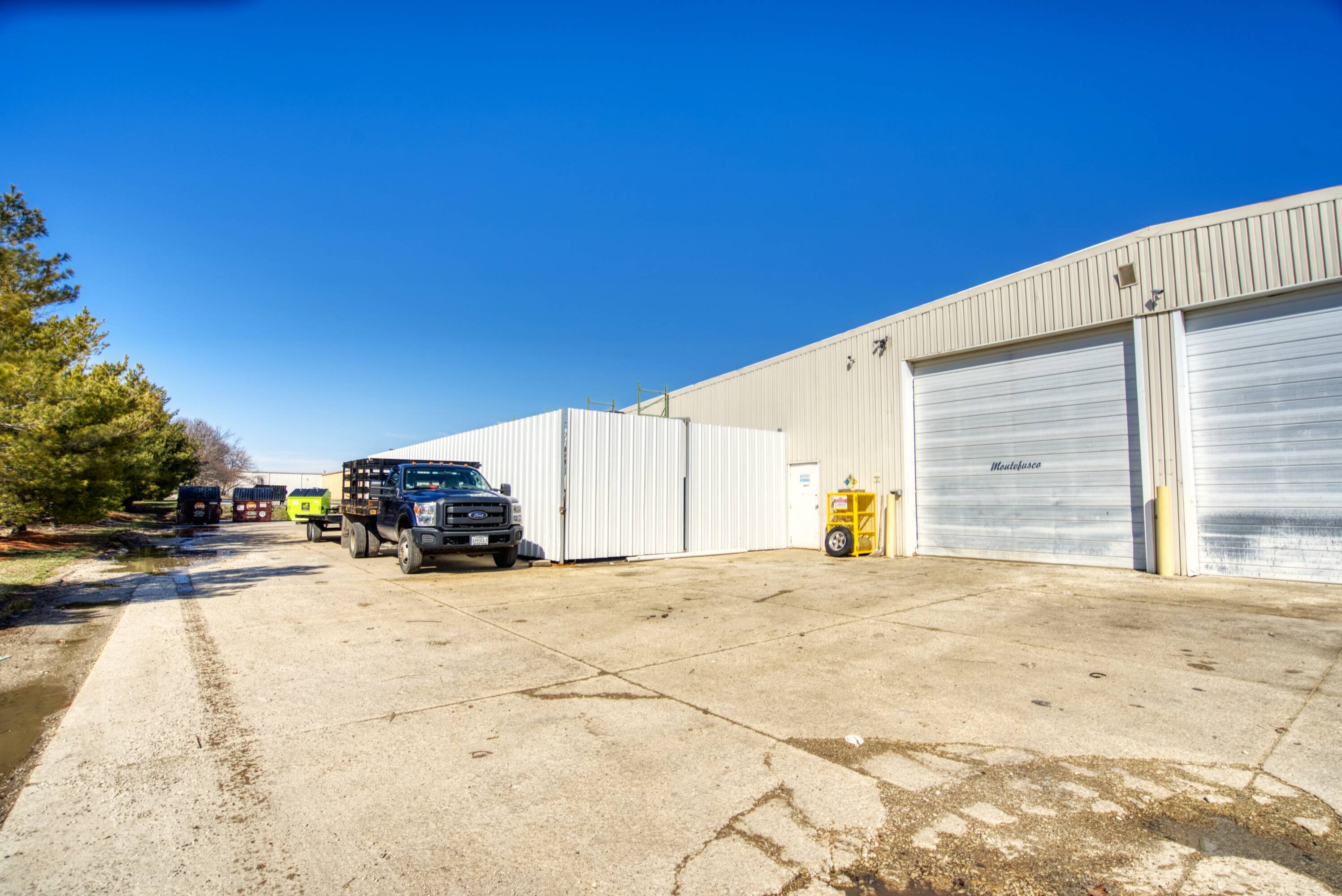 2200 W Altorfer Dr, Peoria, IL 61615