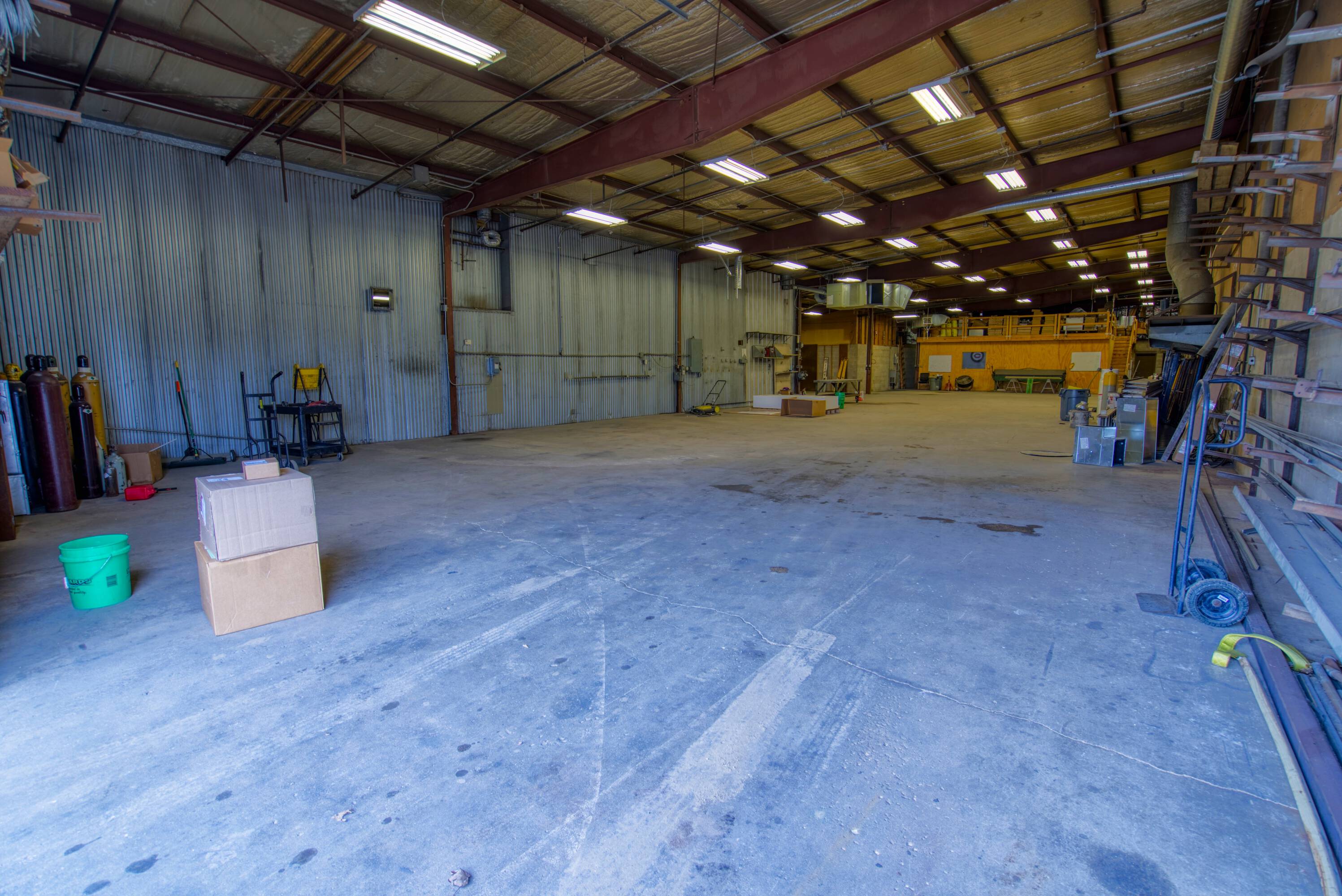 2200 W Altorfer Dr, Peoria, IL 61615