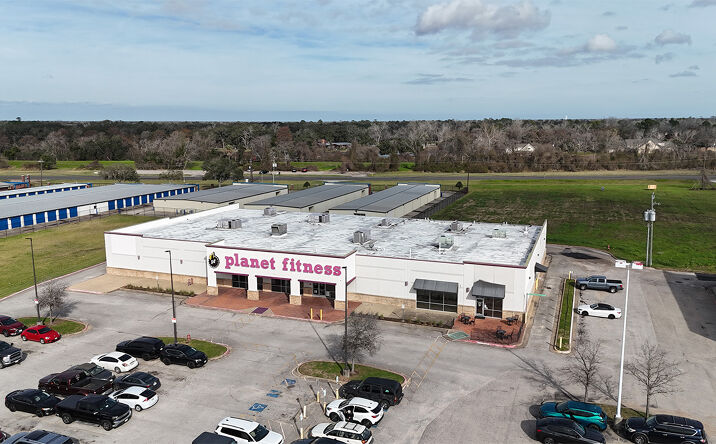 Pictures of Retail property located at 208 Highway 332 West, Lake Jackson, TX 77566 for lease - image #1