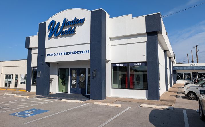 Pictures of Retail property located at 921 Lake Air Dr, Waco, TX 76710 for lease - image #1