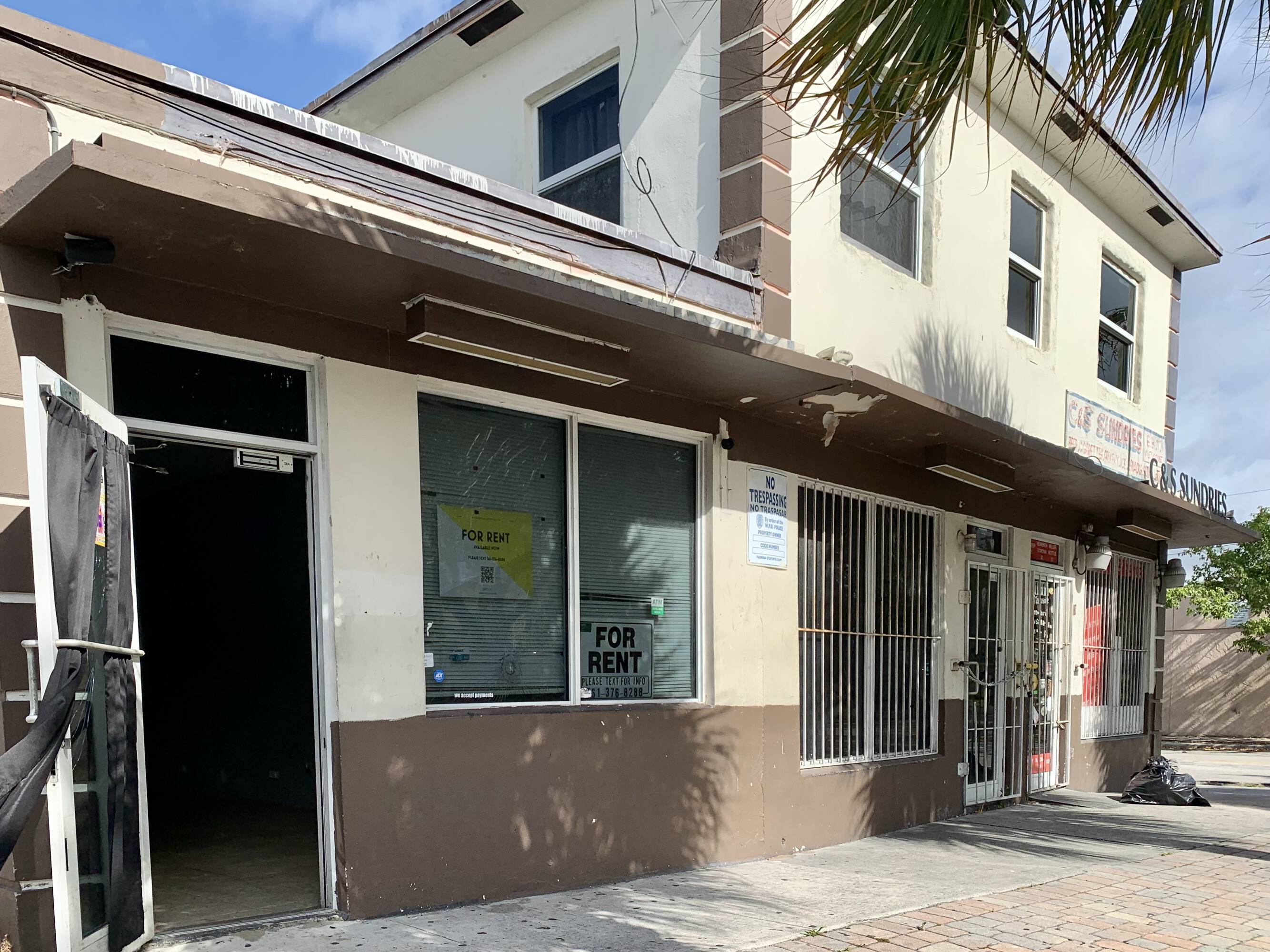 1813 N Tamarind Ave, West Palm Beach, FL 33407