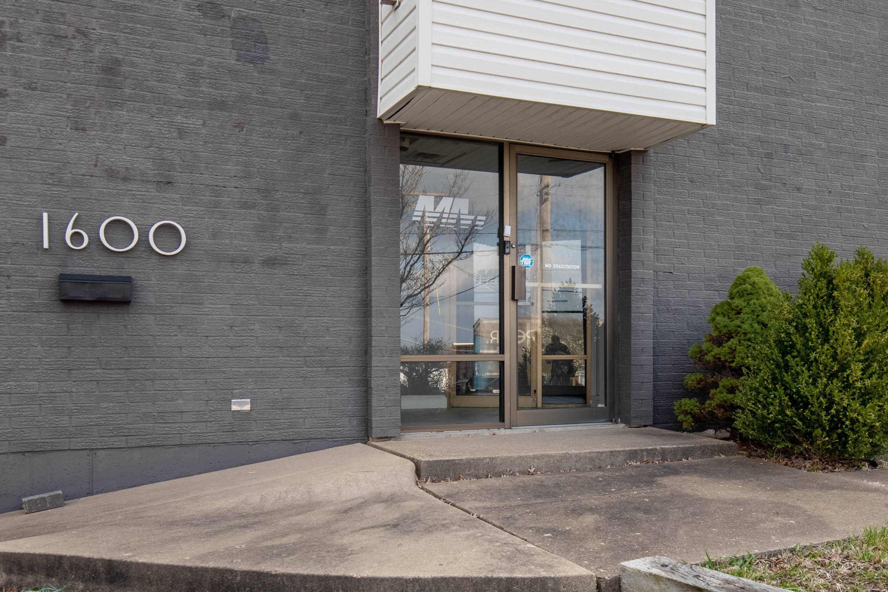 1600 N Warson Rd, St. Louis, MO 63132