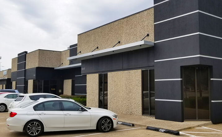 Pictures of Industrial property located at 15101-15107 Surveyor Blvd, Addison, TX 75001 for lease - image #1