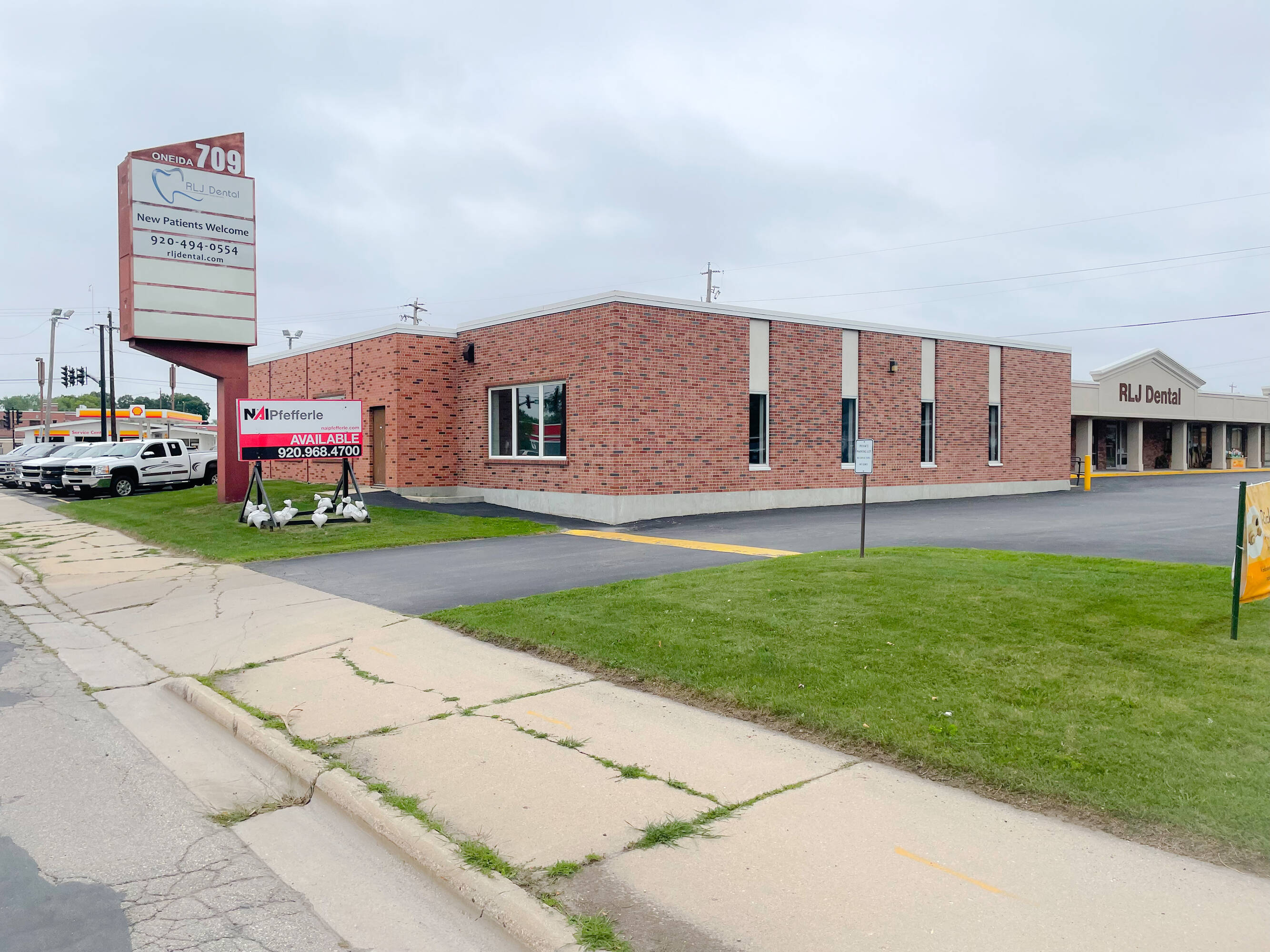 709 S Oneida St, Green Bay, WI 54303