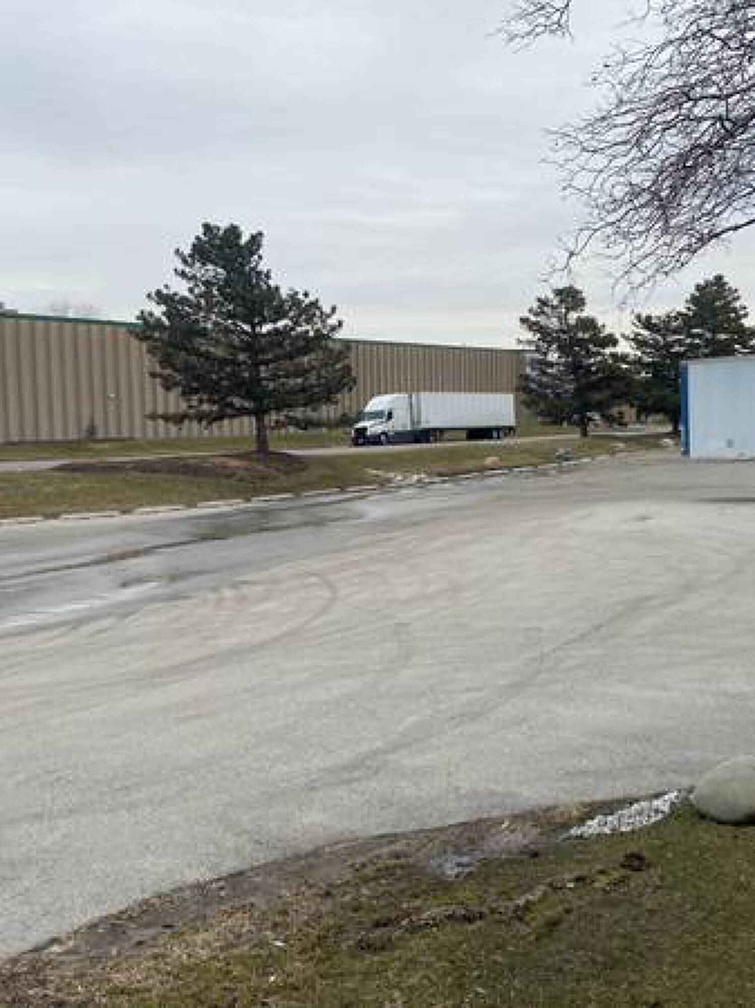 1201 Mark St, Elk Grove Village, IL 60007