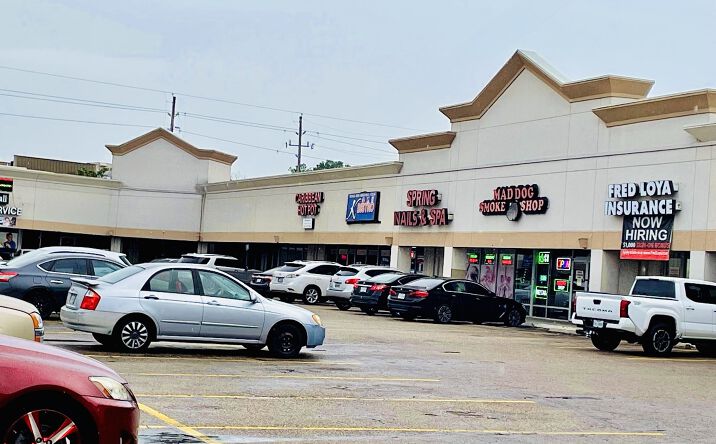 Pictures of Retail property located at 900 Farm to Market 1960 Rd W, Houston, TX 77090 for lease - image #1
