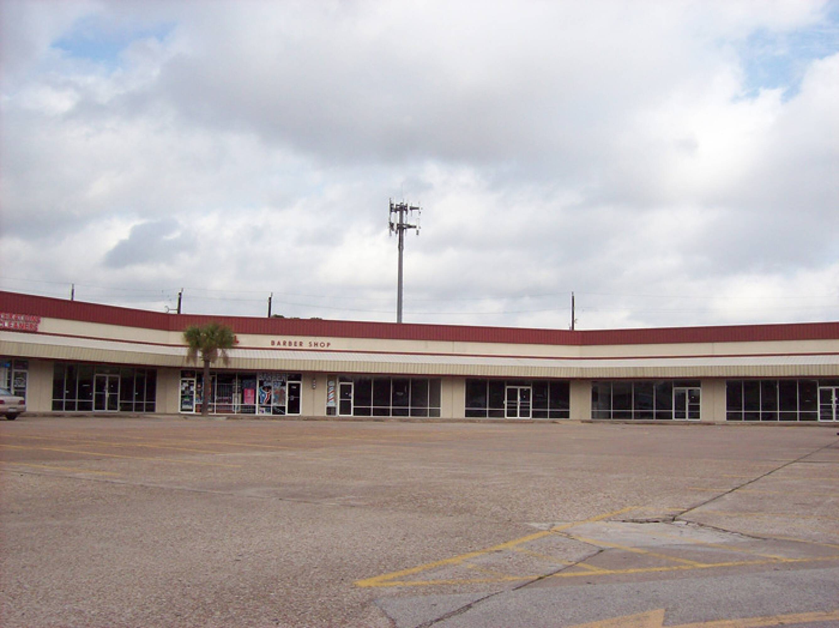 Woodedge Shopping Center