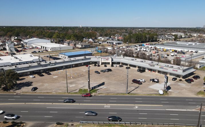 Pictures of Retail property located at 9204 Farm to Market 1960 Rd W, Houston, TX 77064 for lease - image #1