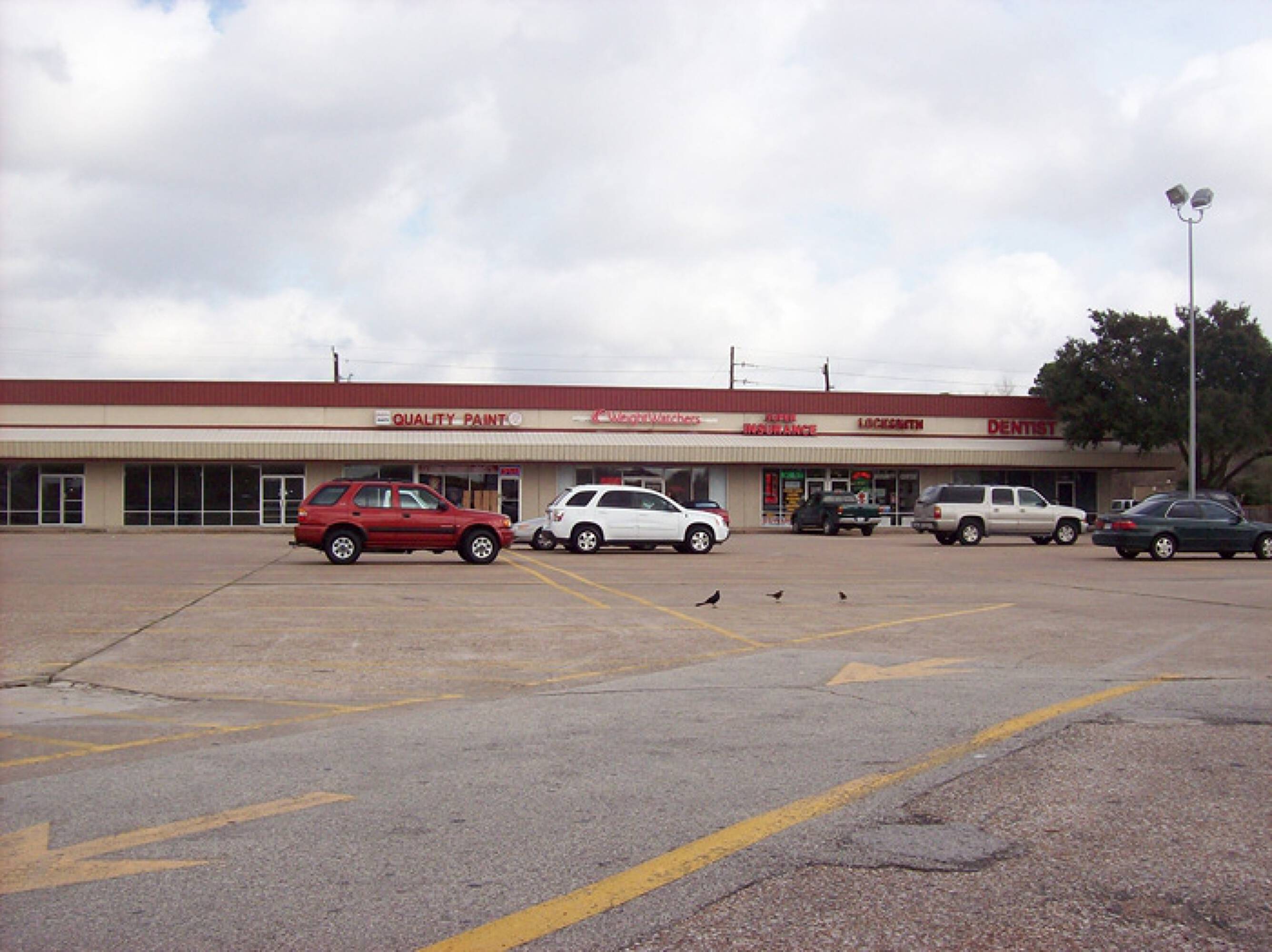 Woodedge Shopping Center
