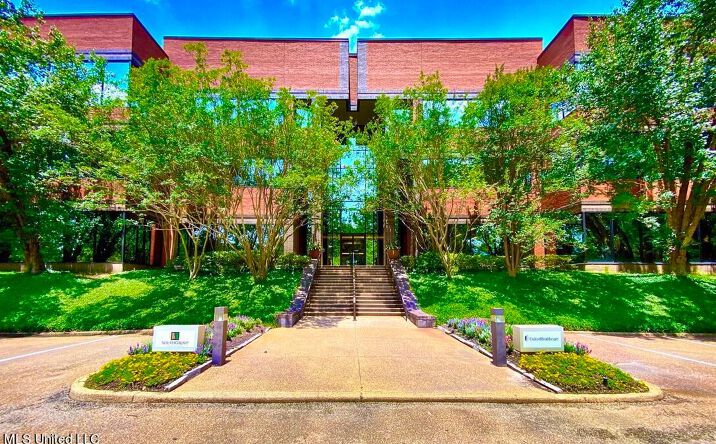 Pictures of Office property located at 795 Woodlands Pkwy, Ridgeland, MS 39157 for lease - image #1