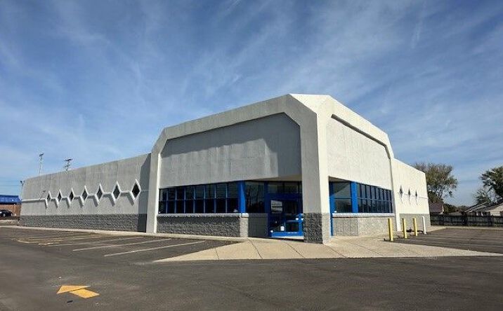Pictures of Retail property located at 634 N Bardstown Rd, Mount Washington, KY 40047 for sales - image #1