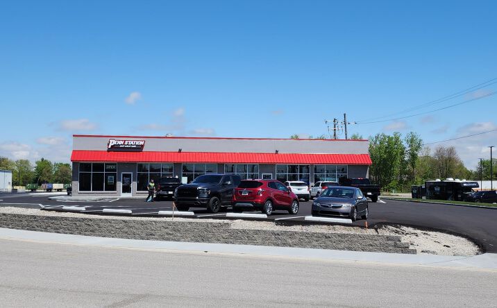 Pictures of Retail property located at 449 Cottonwood Dr, Seymour, IN 47274 for lease - image #1