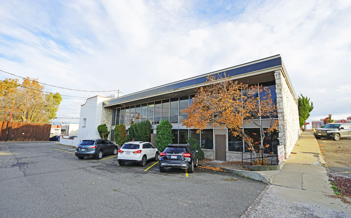 Pictures of Office property located at 811 W Yakima Ave, Yakima, WA 98902 for lease - image #1