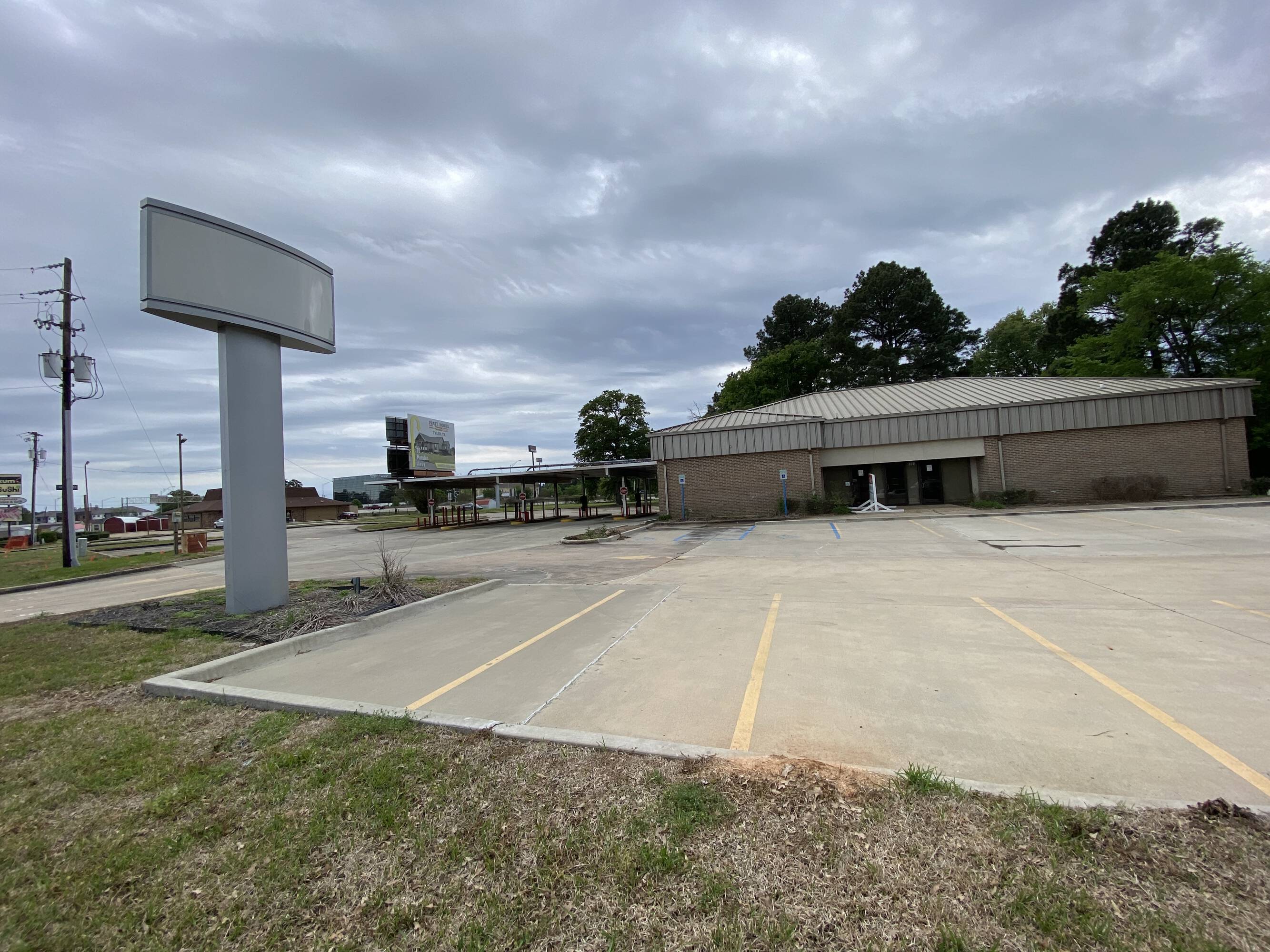 6161 Greenwood Rd, Shreveport, LA 71119