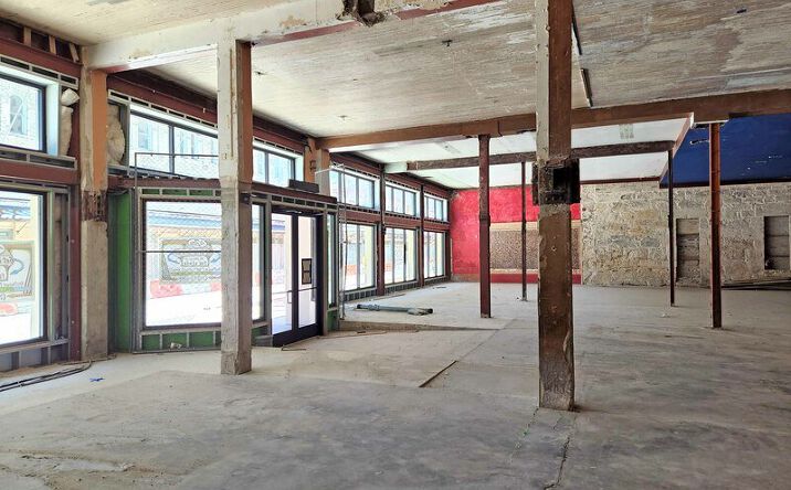 Pictures of Retail, Office, Restaurant property located at 337 W Commerce St, San Antonio, TX 78205 for lease - image #1
