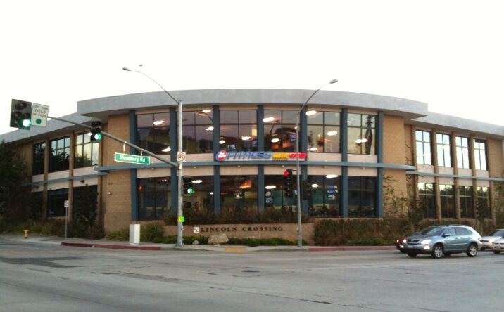 Pictures of Retail property located at 2180 N Lincoln Ave, Altadena, CA 91001 for sales - image #1