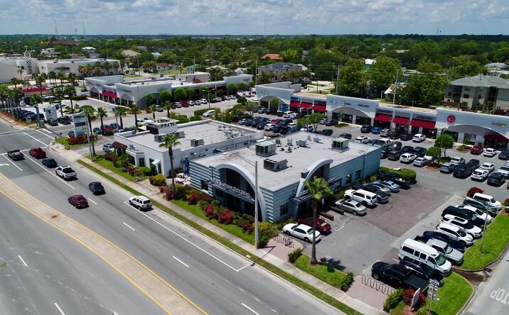 Pictures of Retail property located at 1020 3rd St S, Jacksonville Beach, FL 32250 for lease - image #1