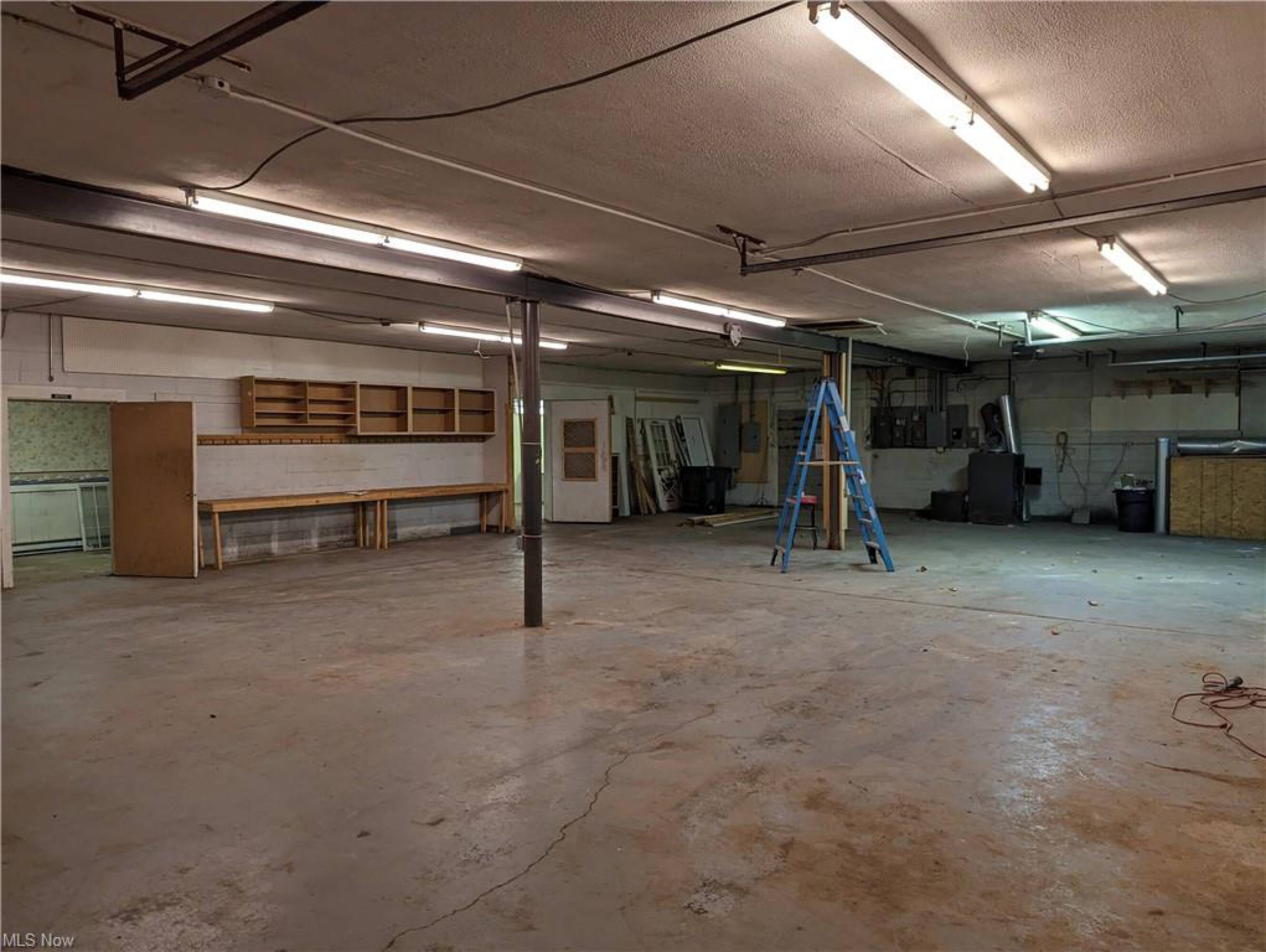 14200 Butternut Rd, Burton, OH 44021