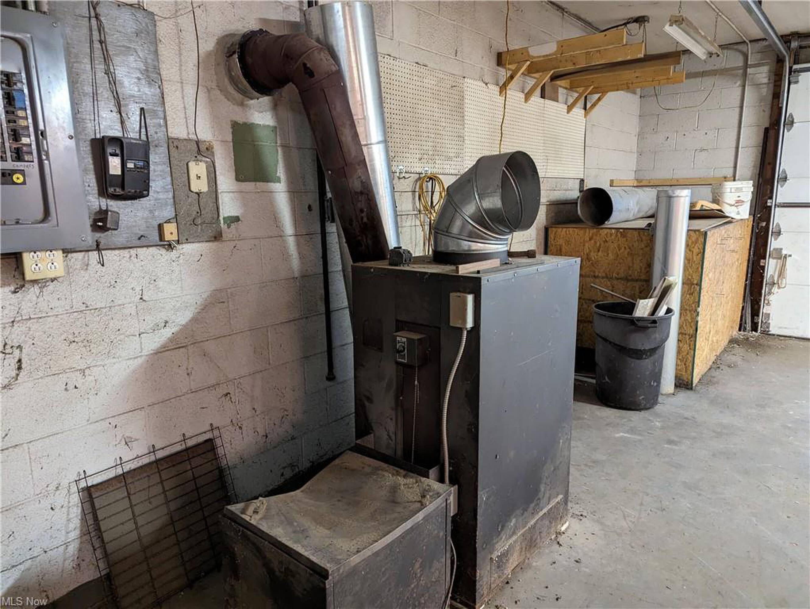 14200 Butternut Rd, Burton, OH 44021