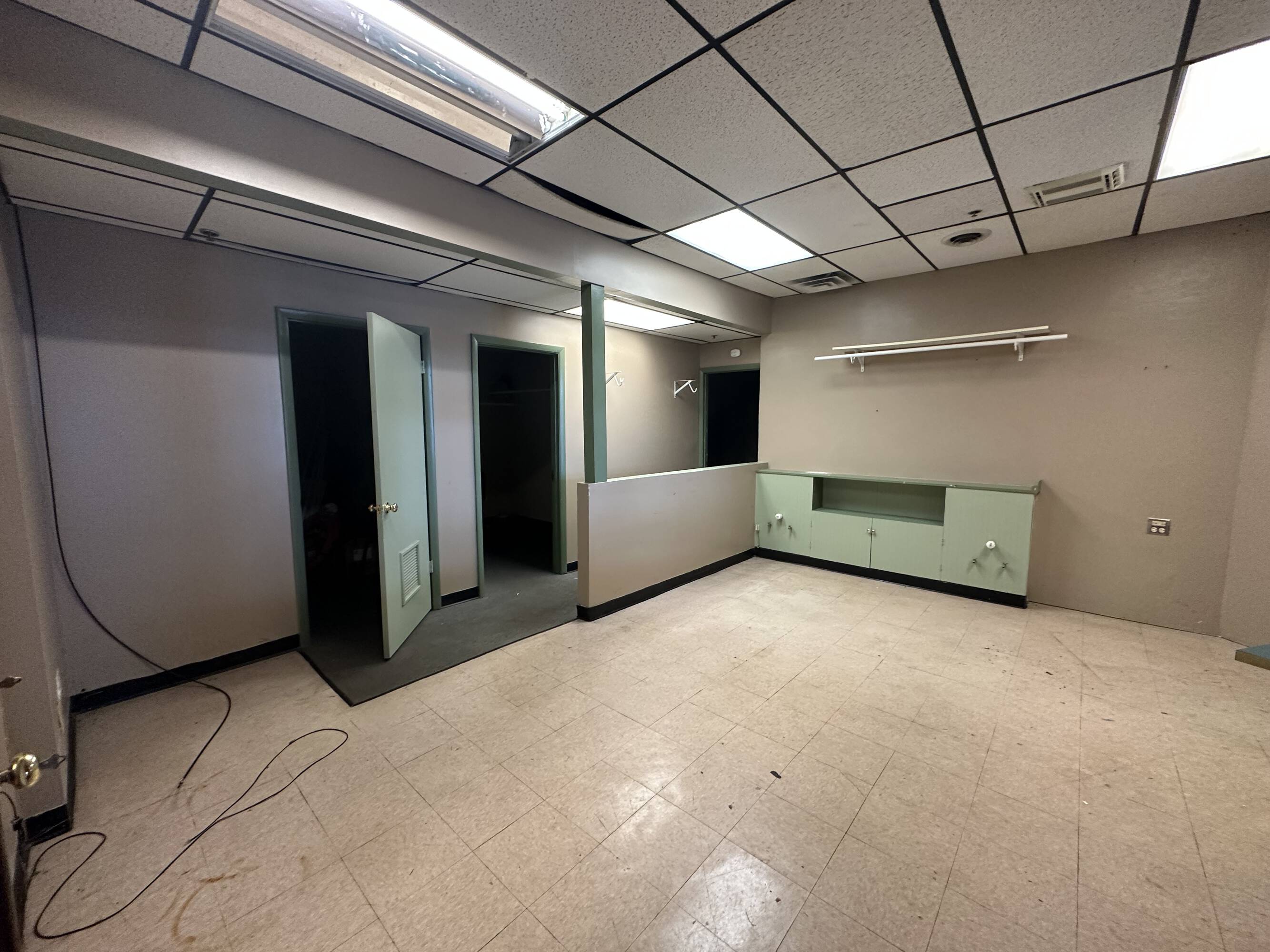 500 Old Liverpool Rd, Salina, NY 13088