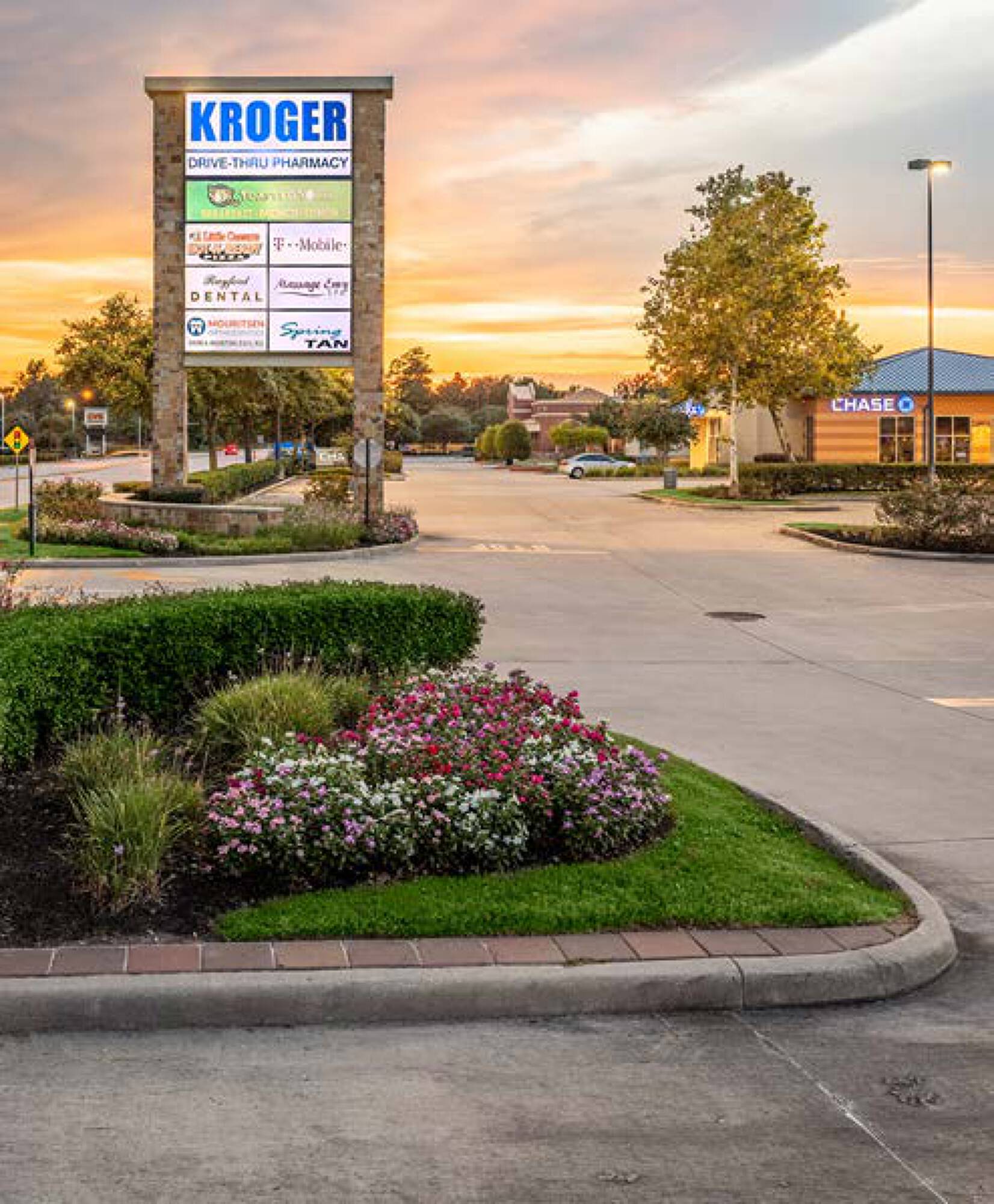 Imperial Oaks Shopping Center