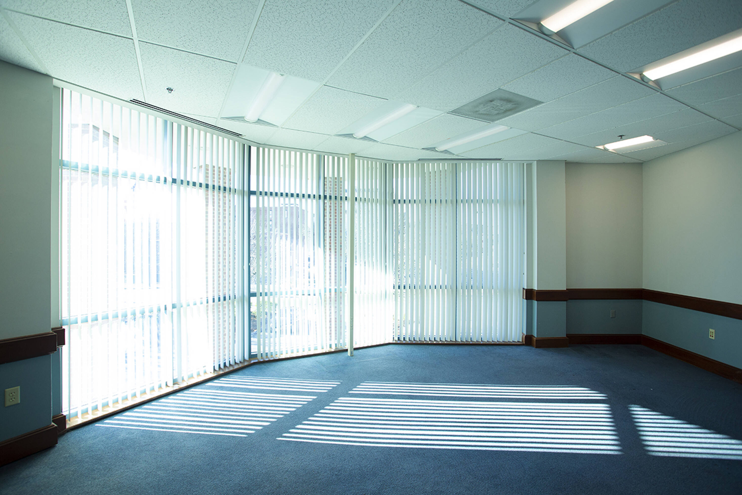 10 St, Lowell, MA 01852