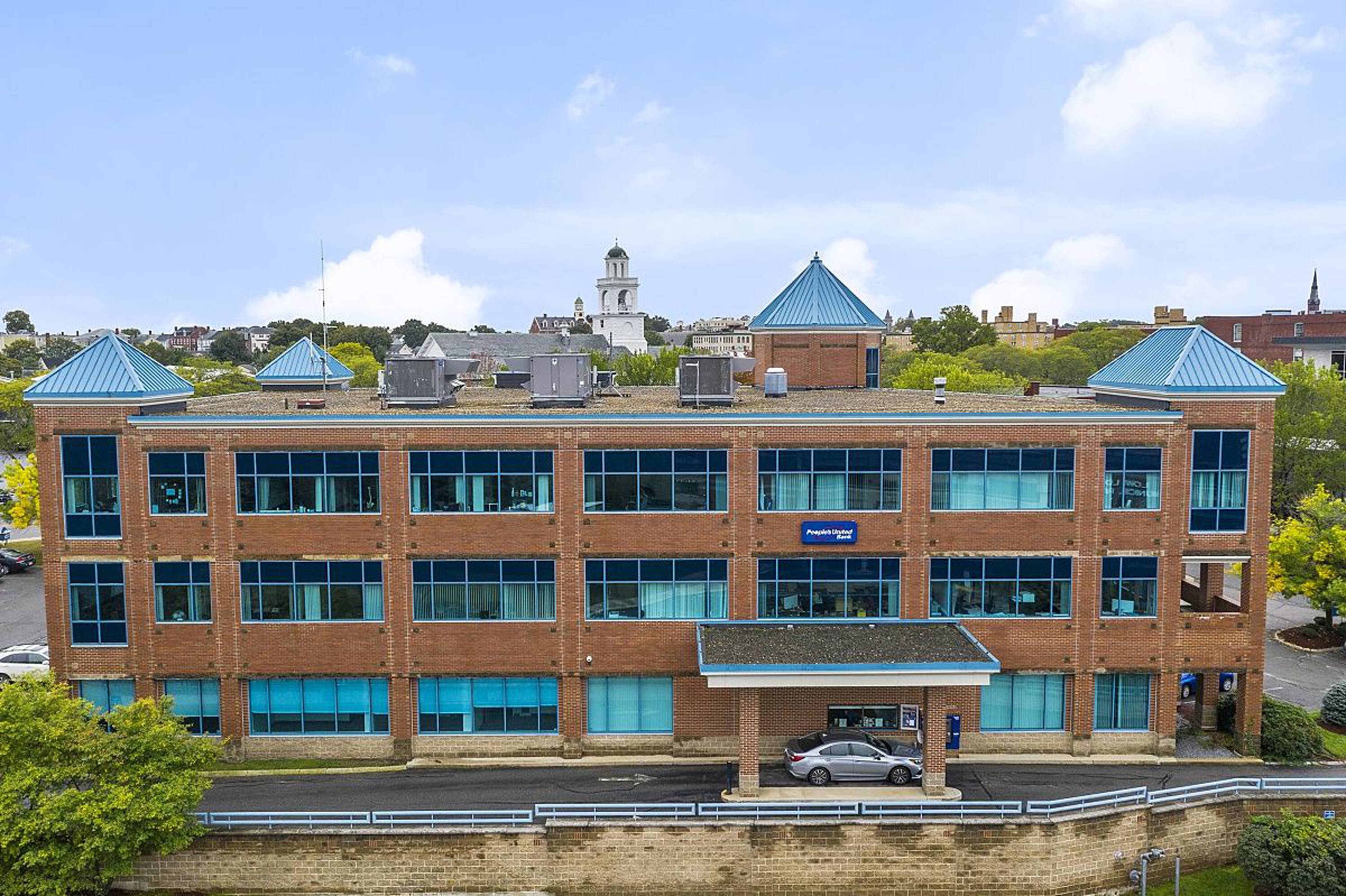 10 St, Lowell, MA 01852