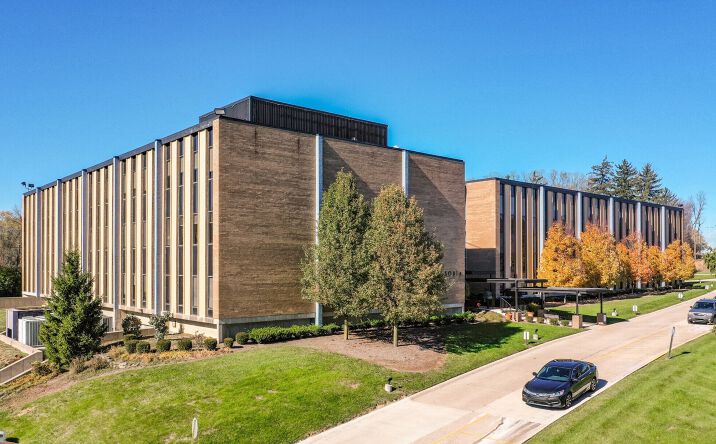 Pictures of Office property located at 5335 Far Hills Ave, Dayton, OH 45429 for lease - image #1